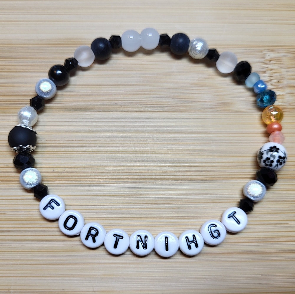 Fortnight- Taylor Swift Friendship Bracelet, Size 8"